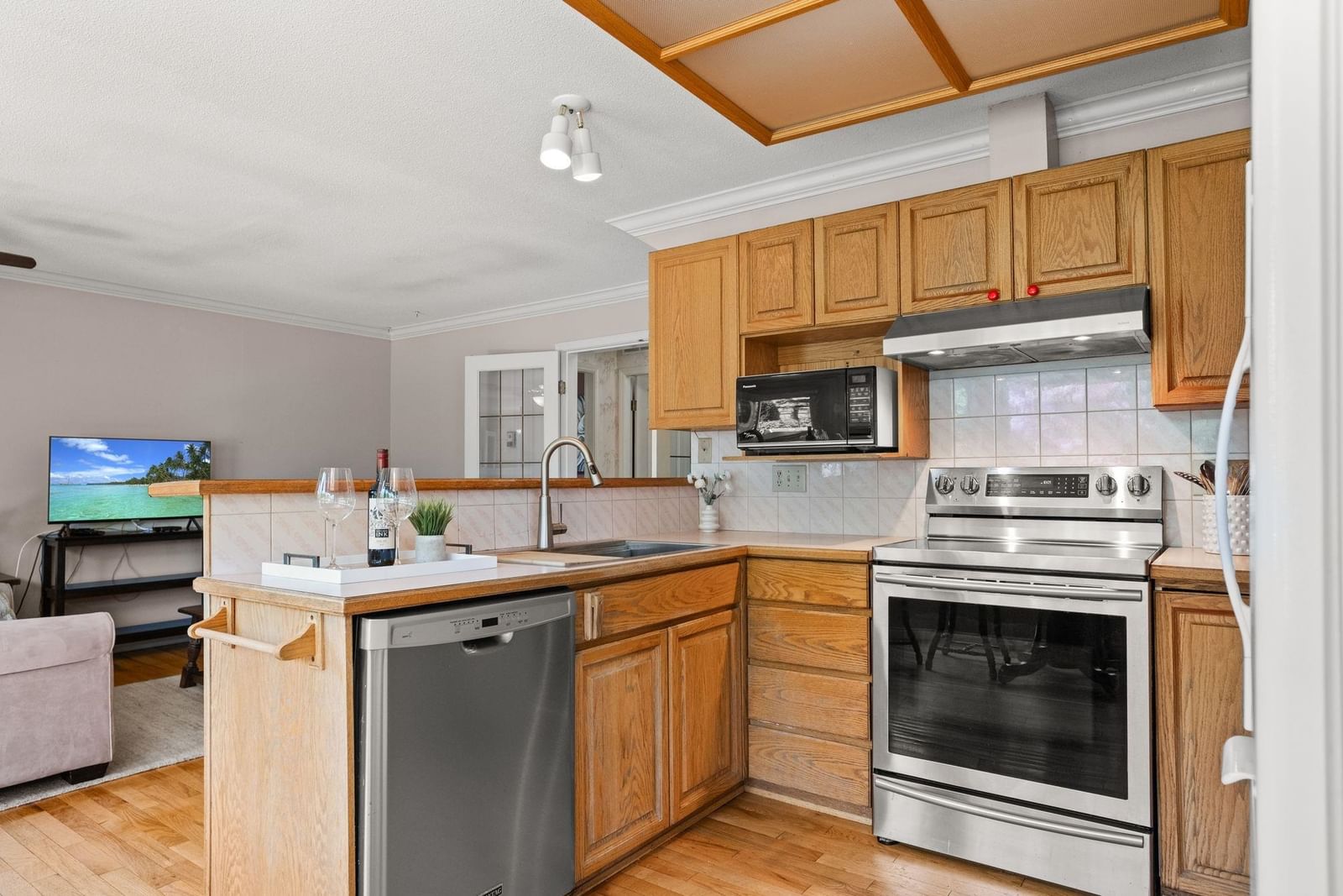 Listing Image 10