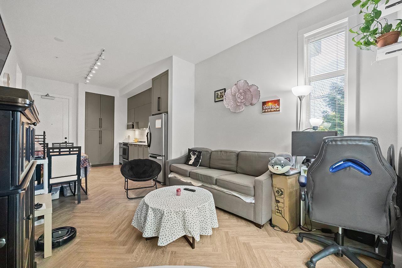 Listing Image 9