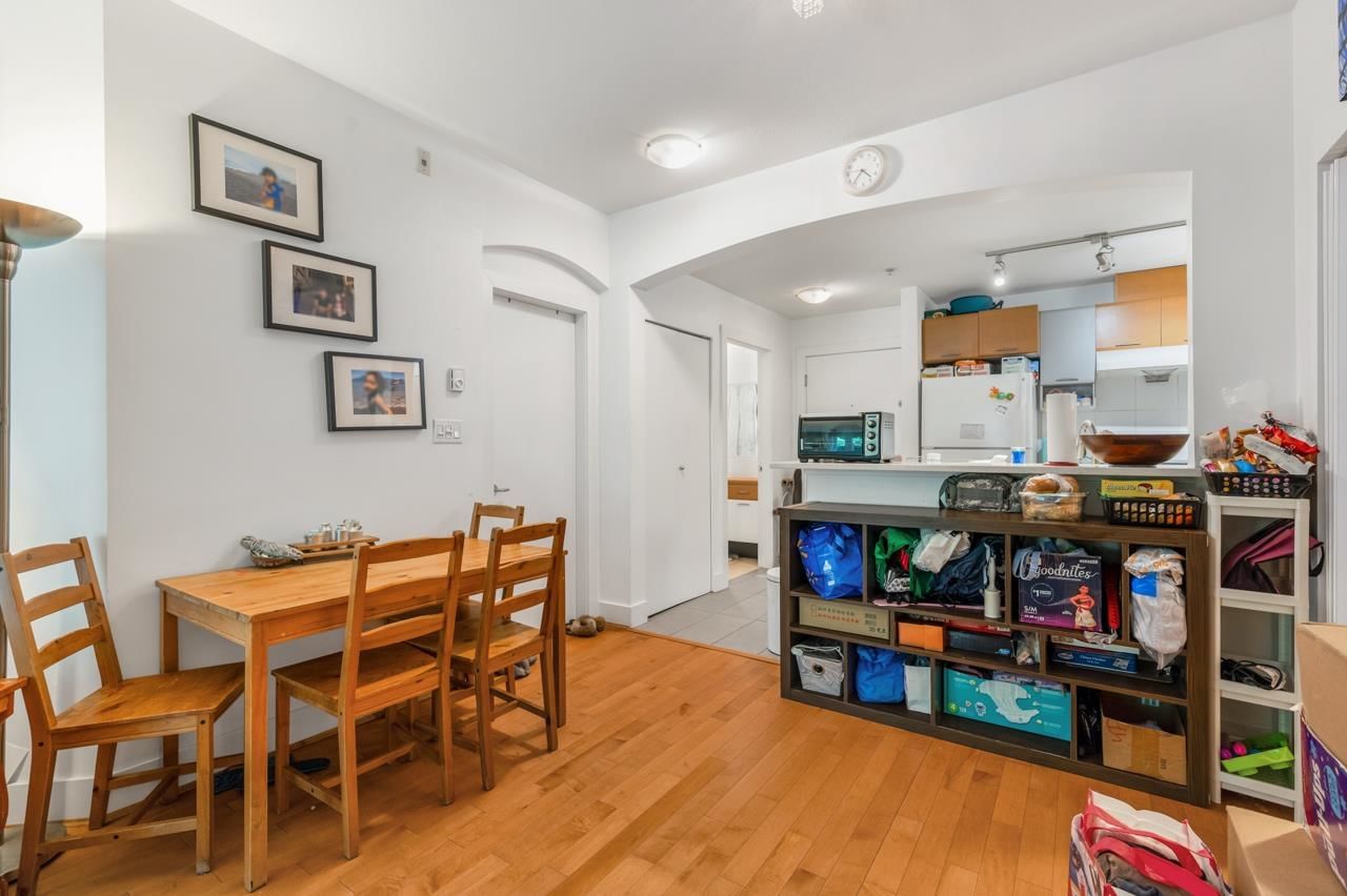Listing Image 8