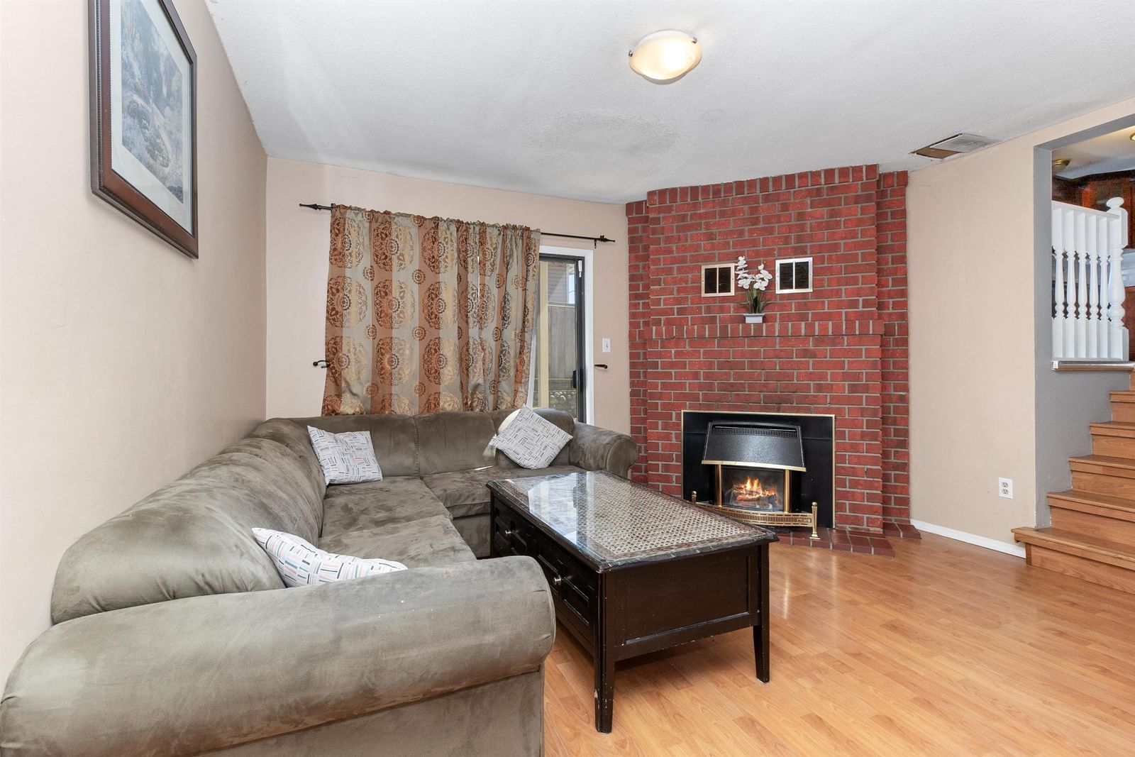 Listing Image 10