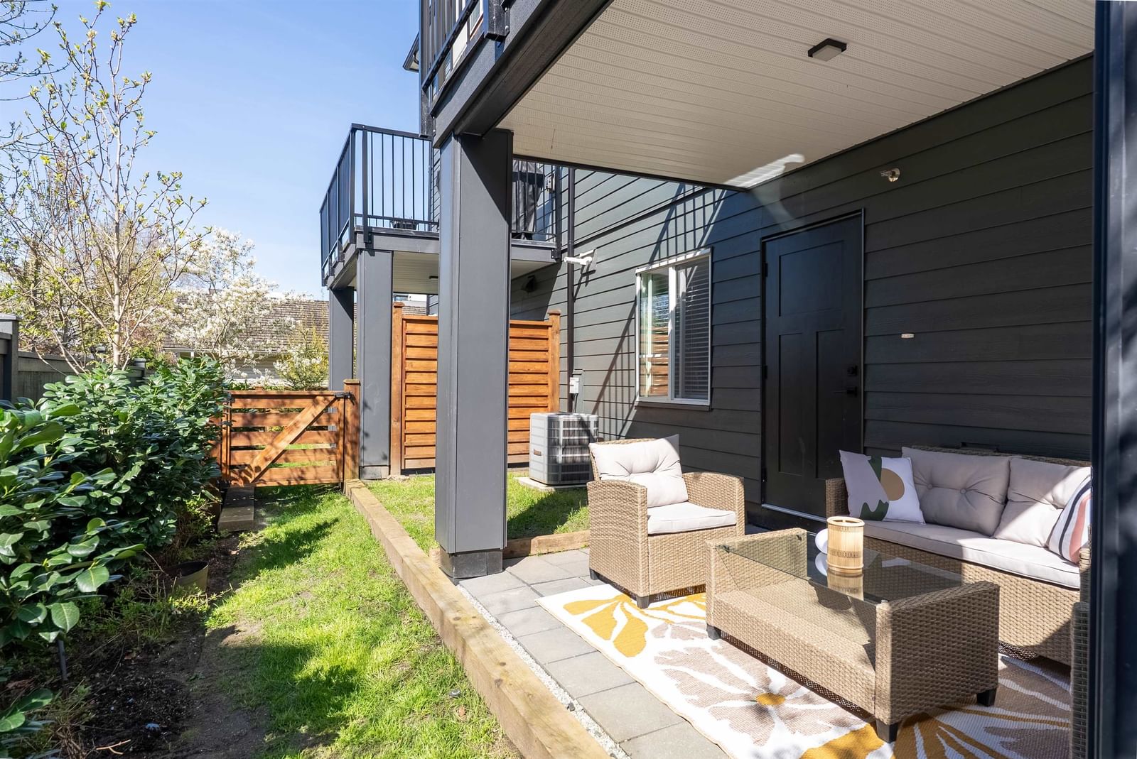 Listing Image 11
