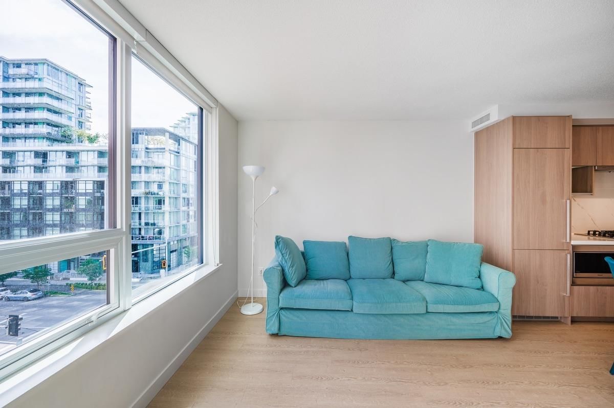 Listing Image 9