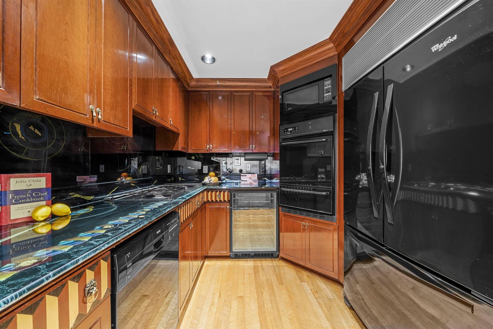 Listing Image 19