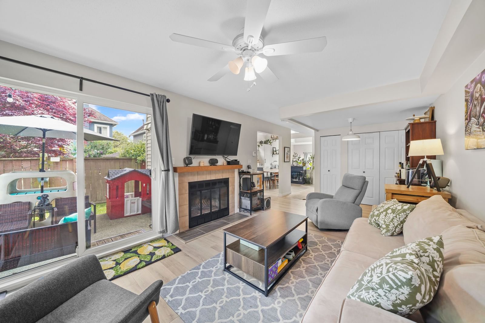 Listing Image 16