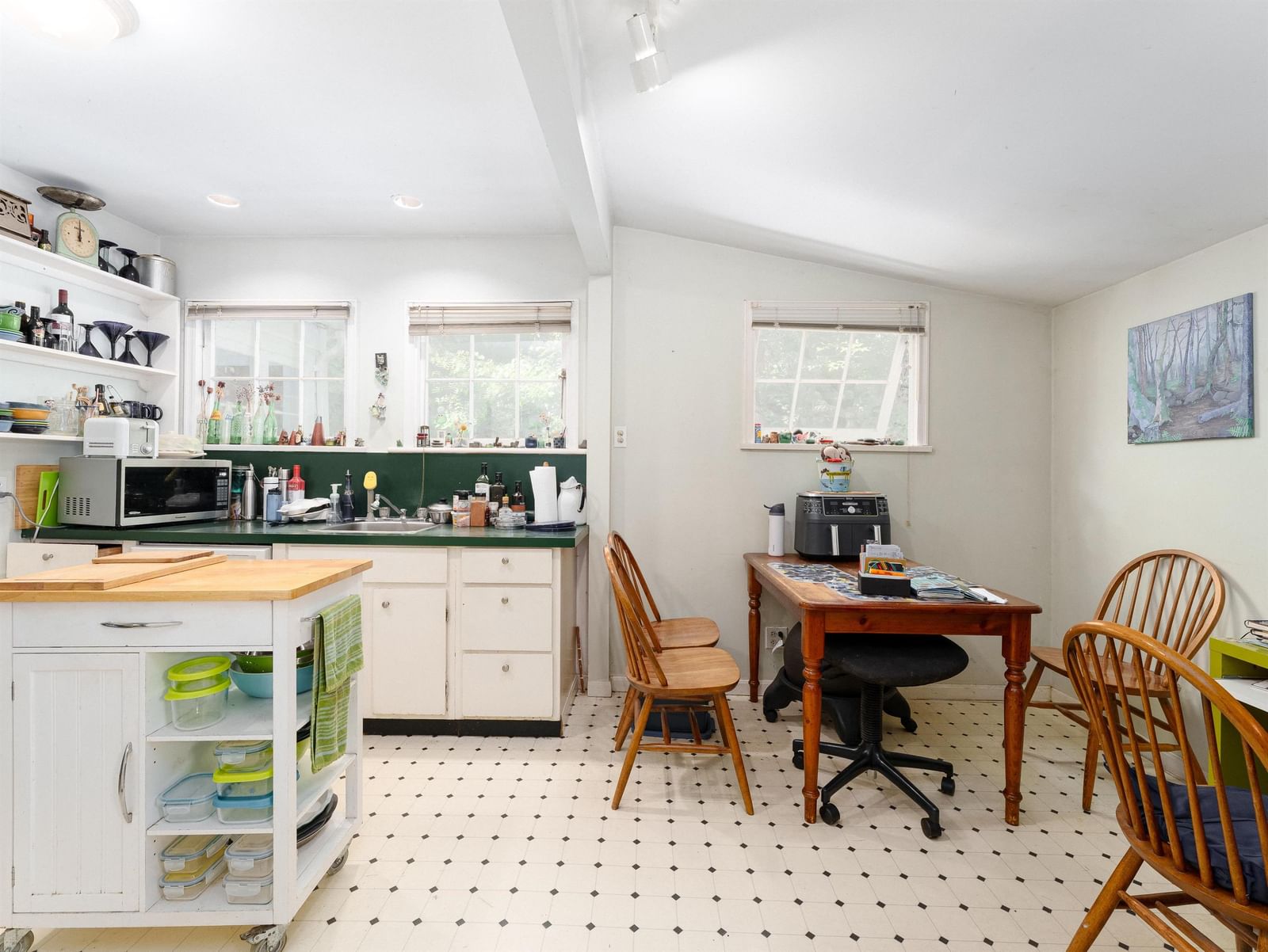 Listing Image 19