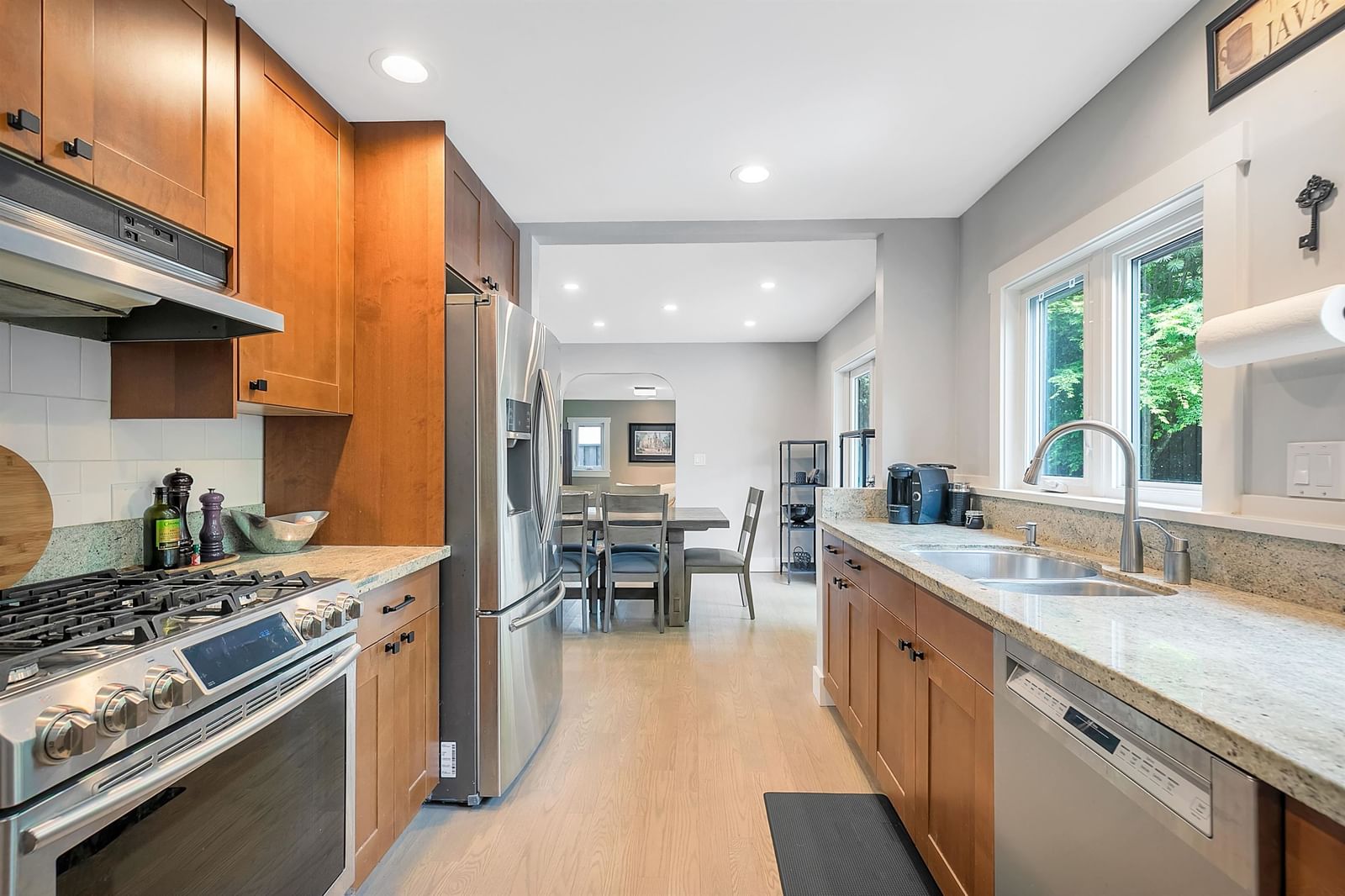 Listing Image 15