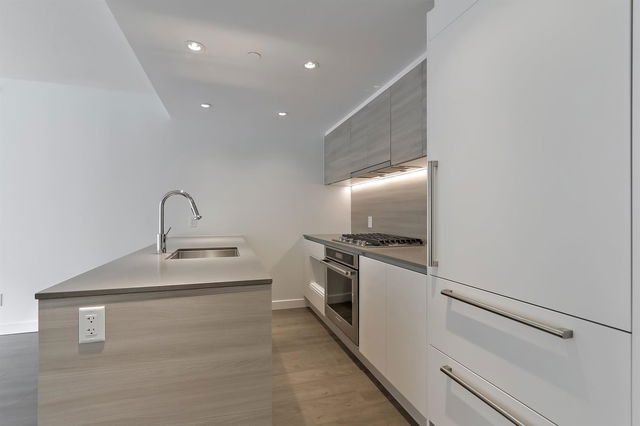 TH2 - 988 Quayside Drive