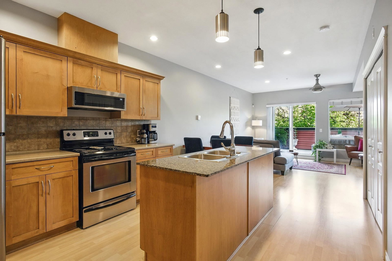 Listing Image 5