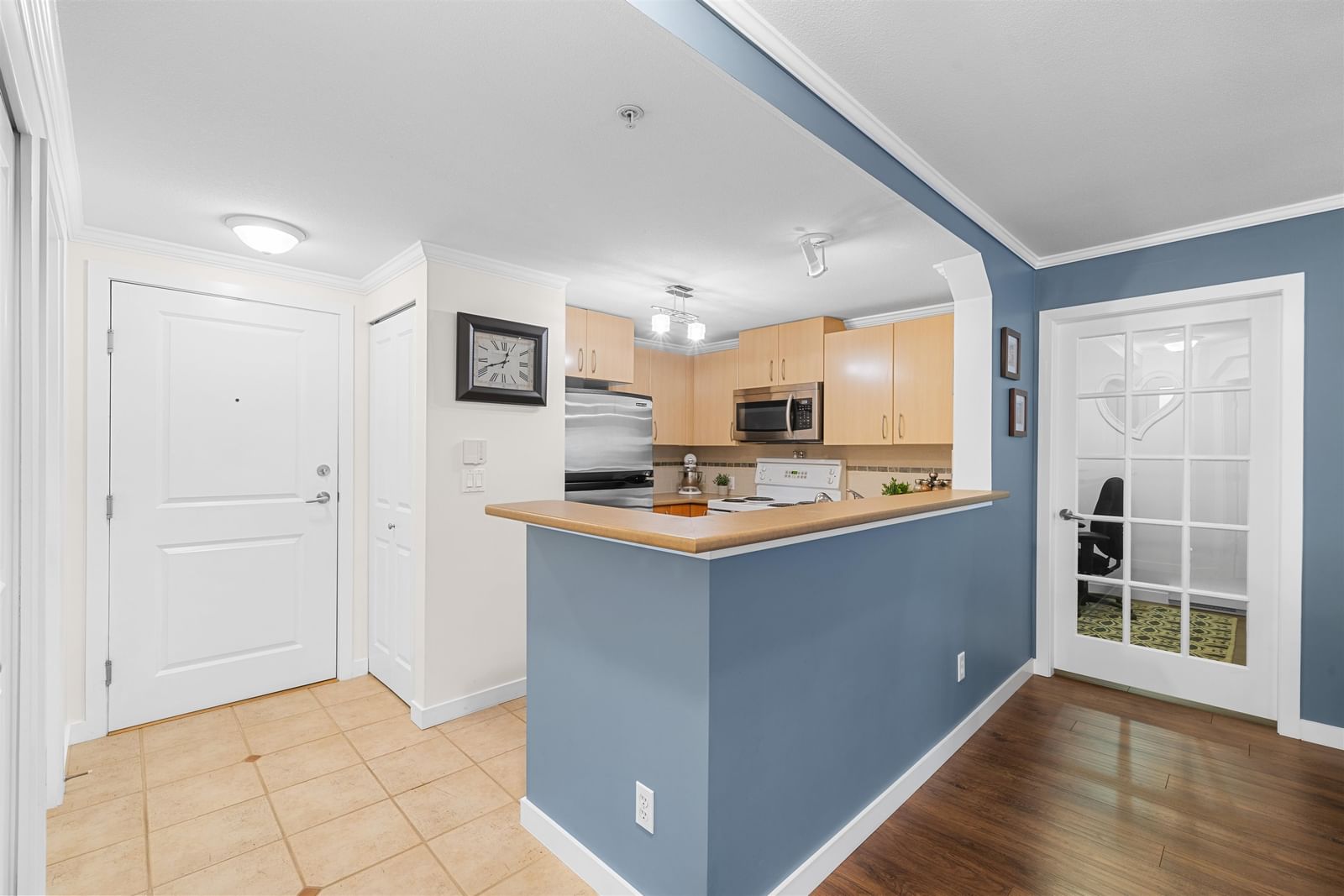 Listing Image 9