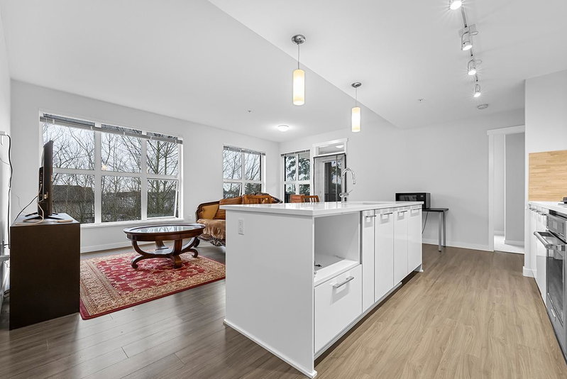 333 - 9551 Alexandra Road
