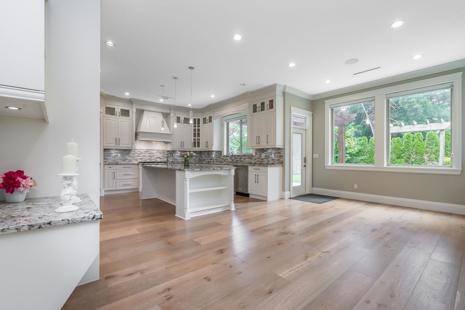 Listing Image 15