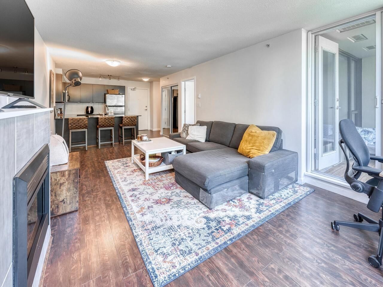 Listing Image 6