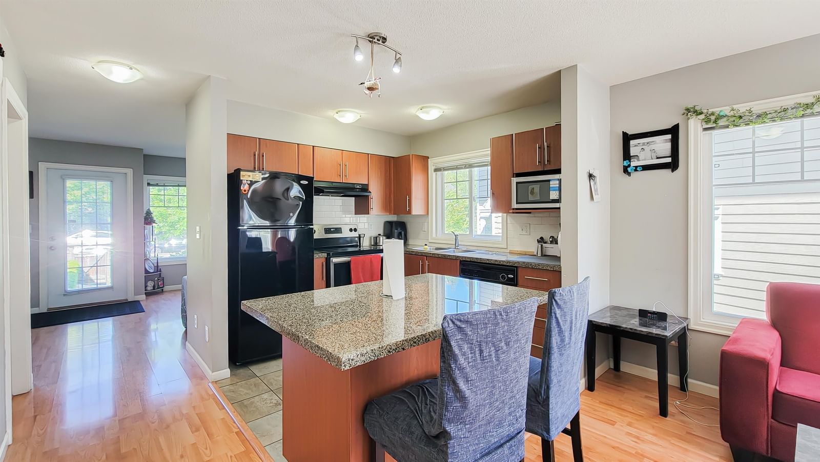 Listing Image 10