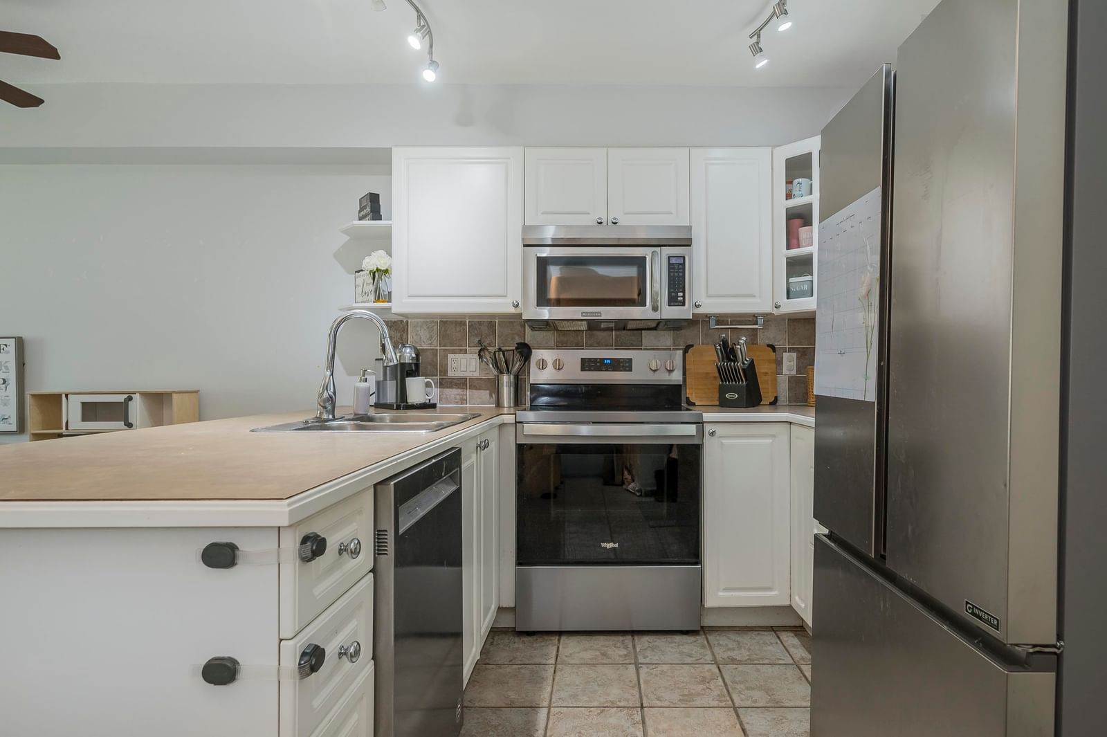 Listing Image 21