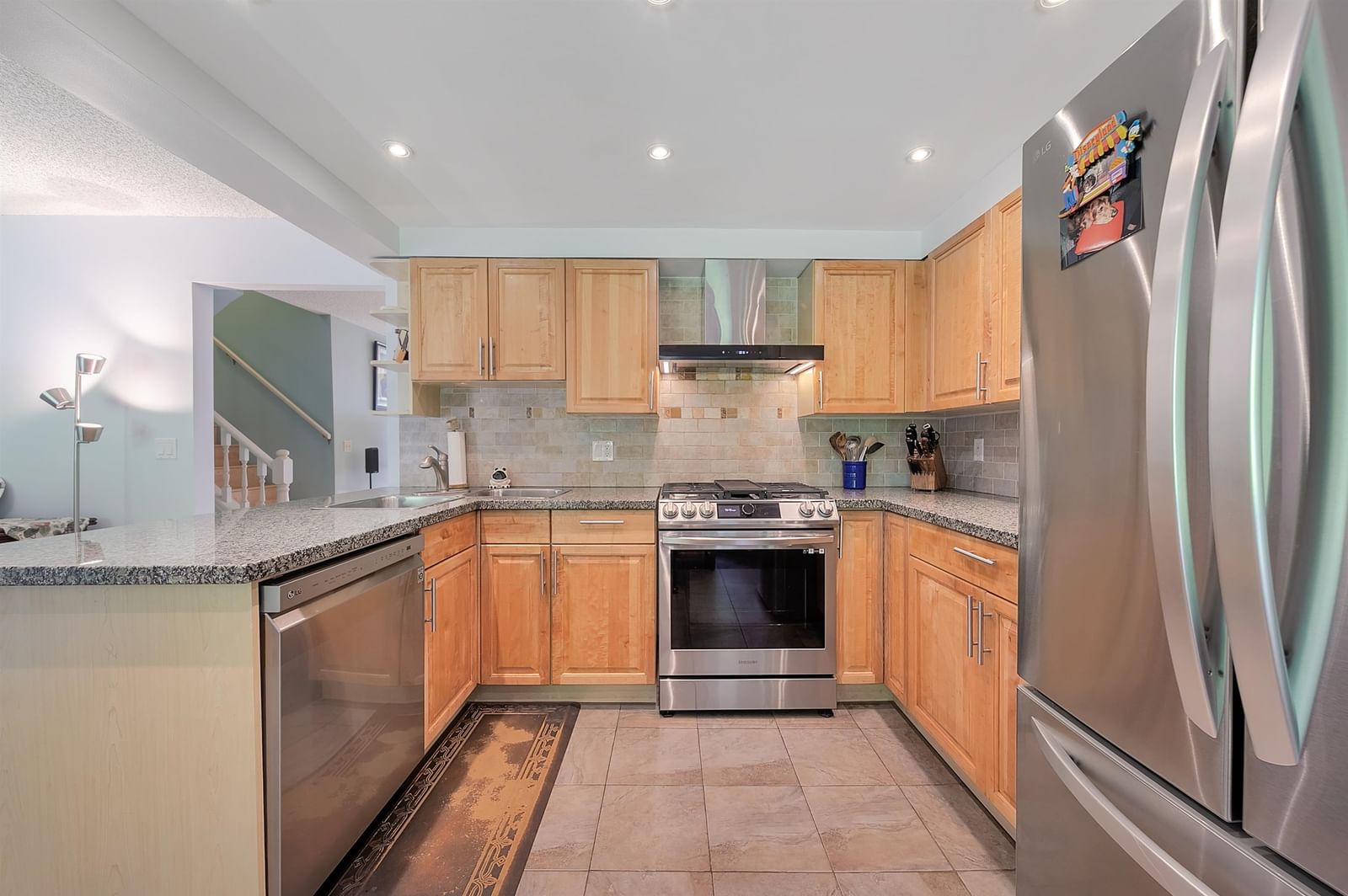 Listing Image 9