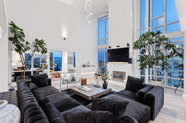 PH1 - 930 Cambie Street