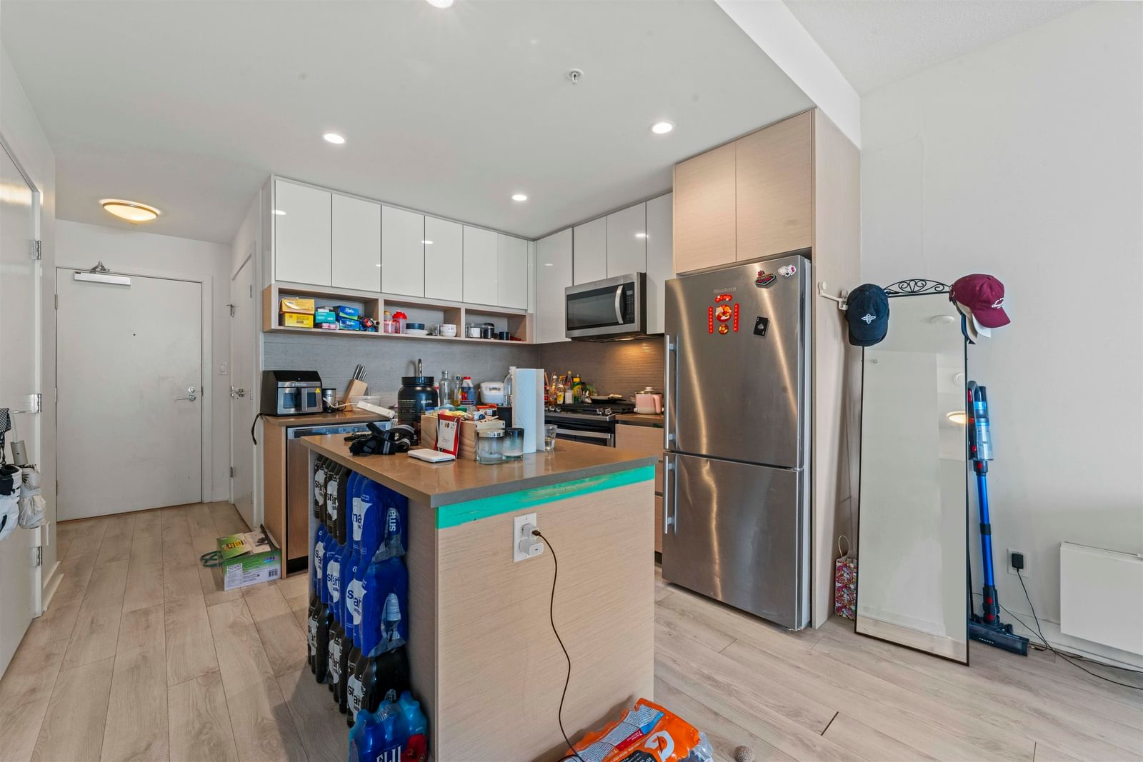 Listing Image 8
