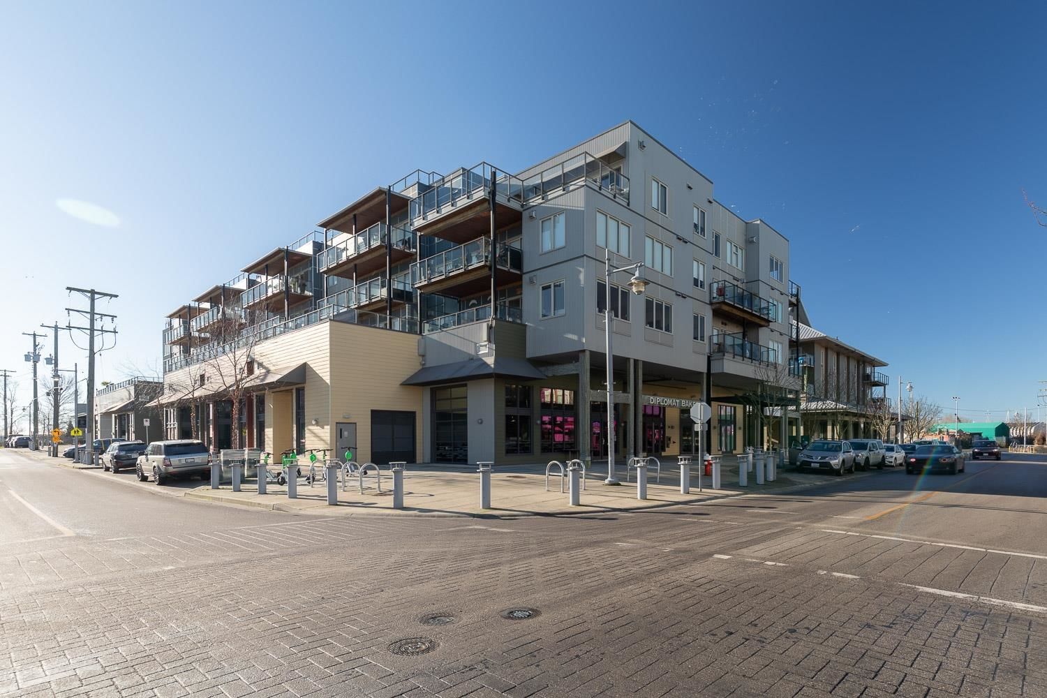 Listing Image 19