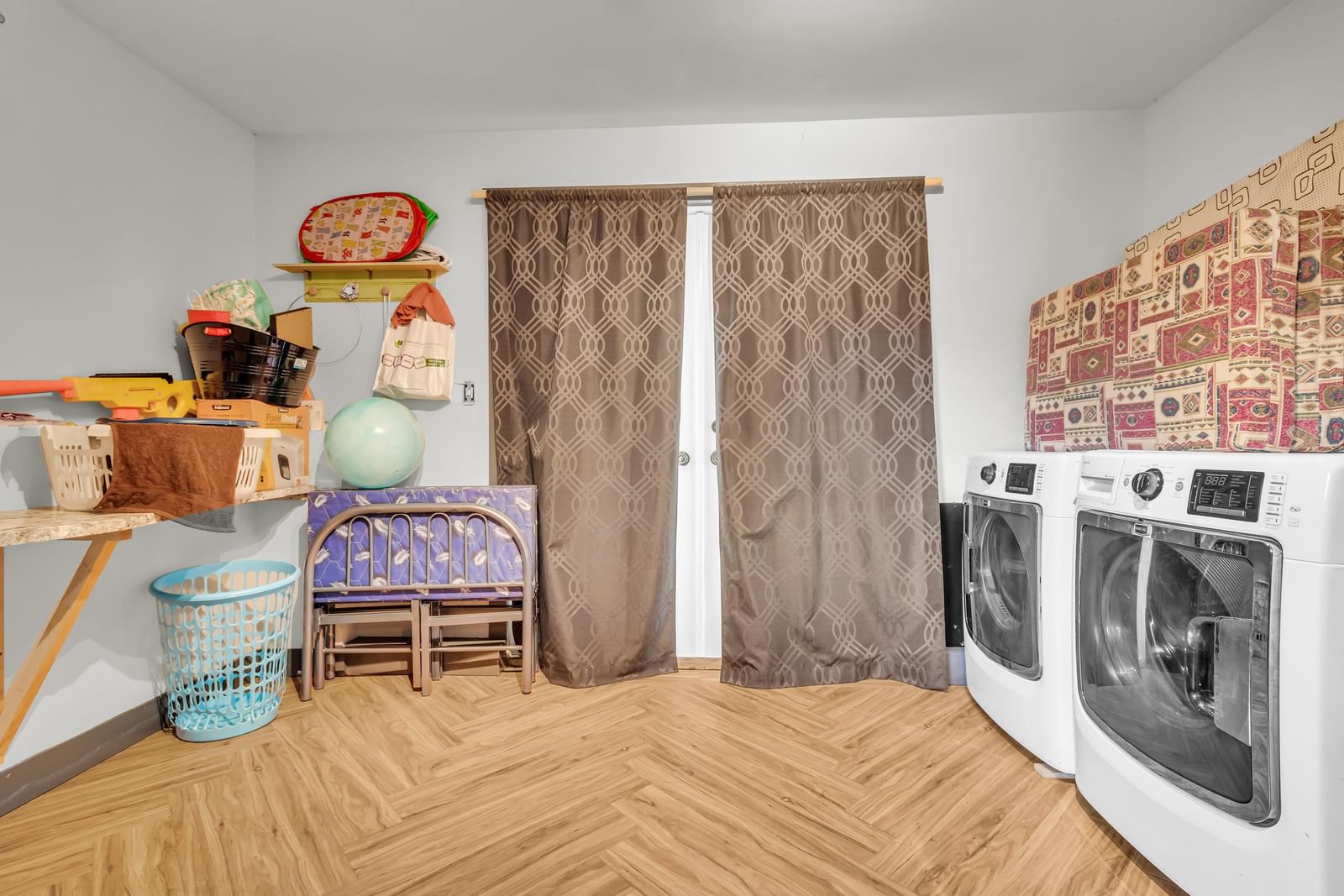 Listing Image 22