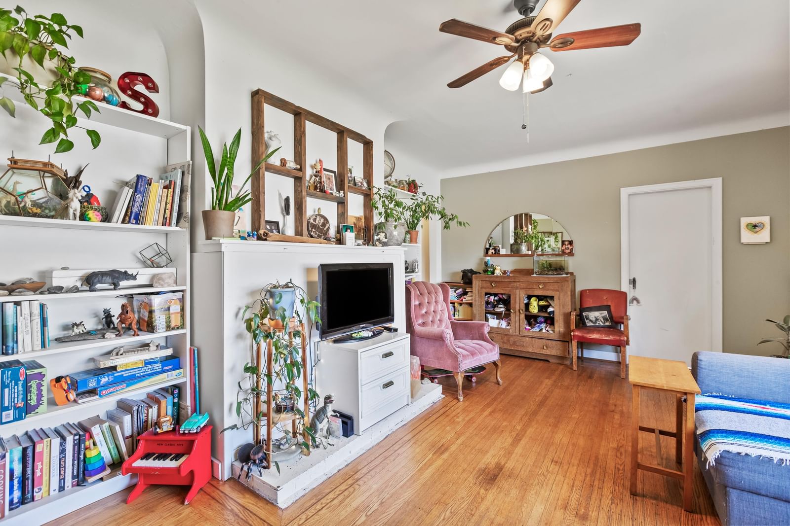 Listing Image 12