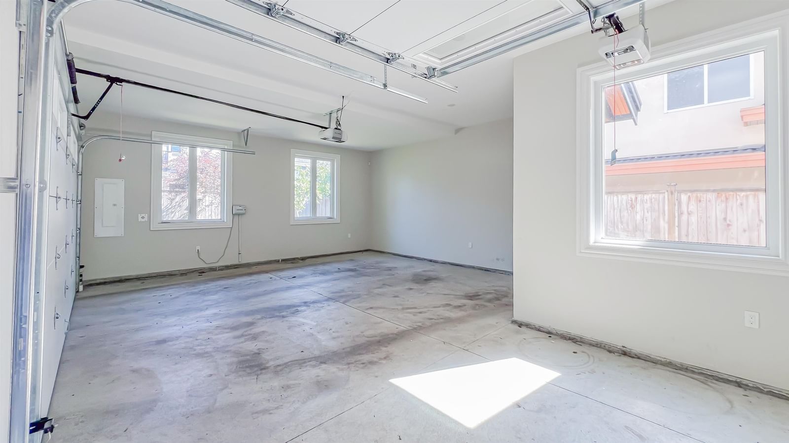 Listing Image 28