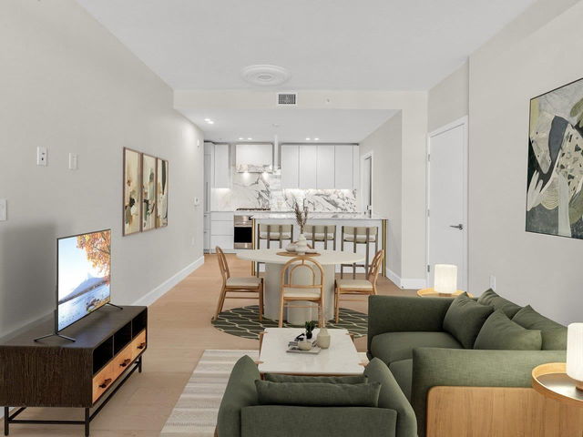 207 - 3668 10th Avenue W