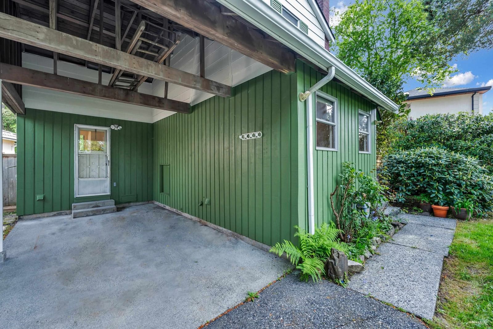 Listing Image 8