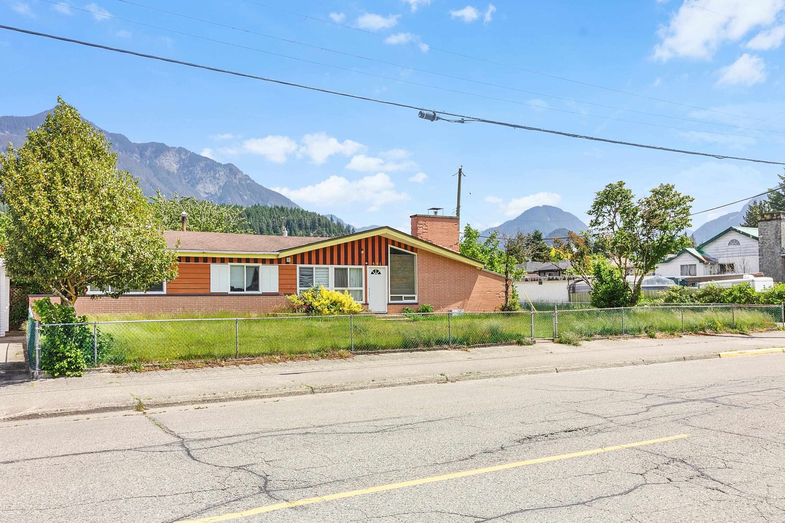 Listing Image 3