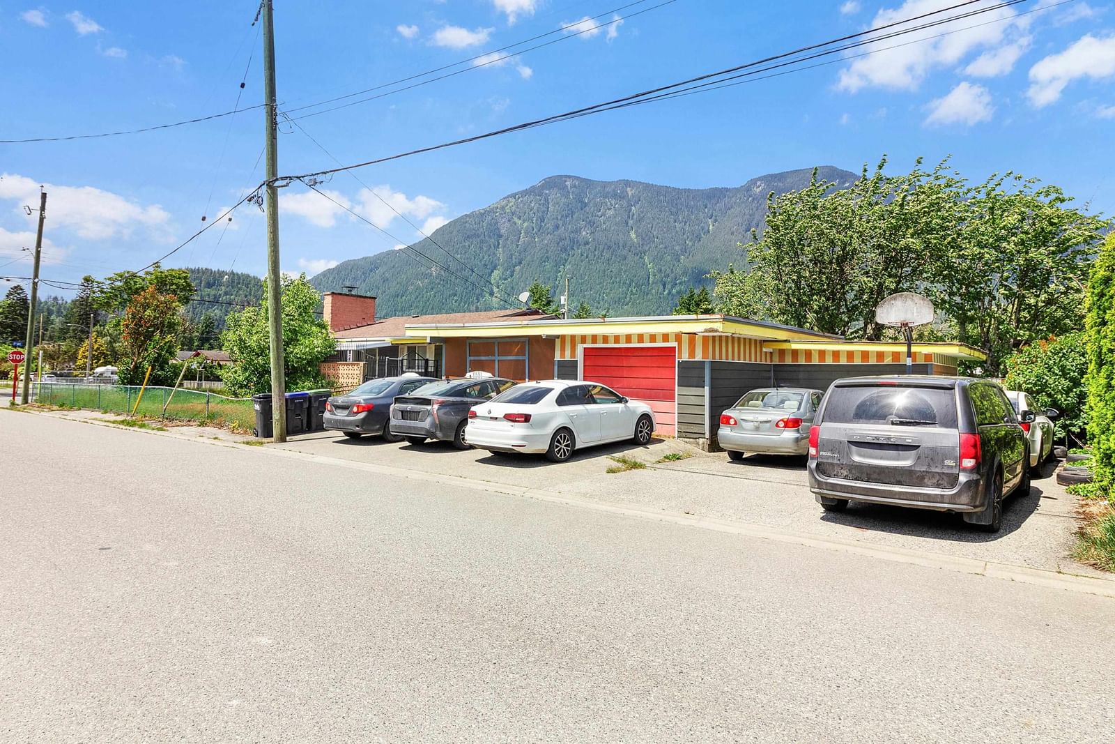 Listing Image 4
