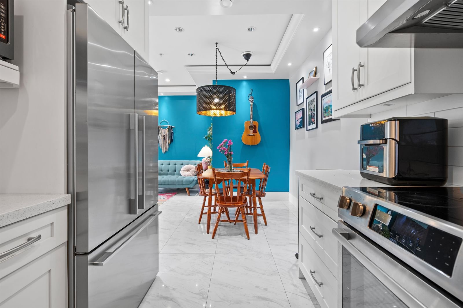 Listing Image 10
