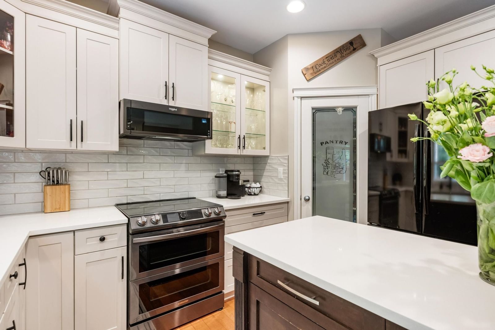 Listing Image 12