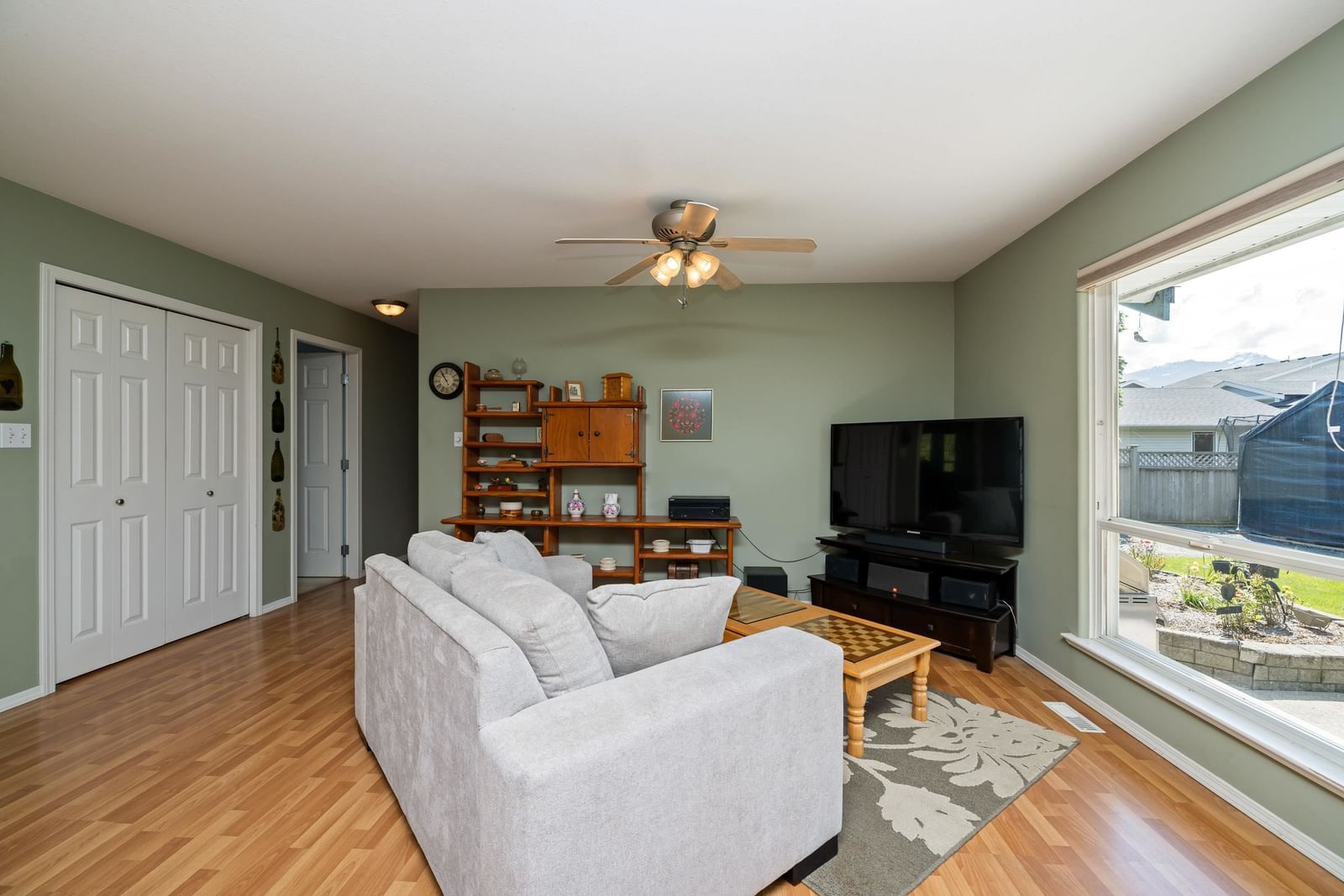 Listing Image 20