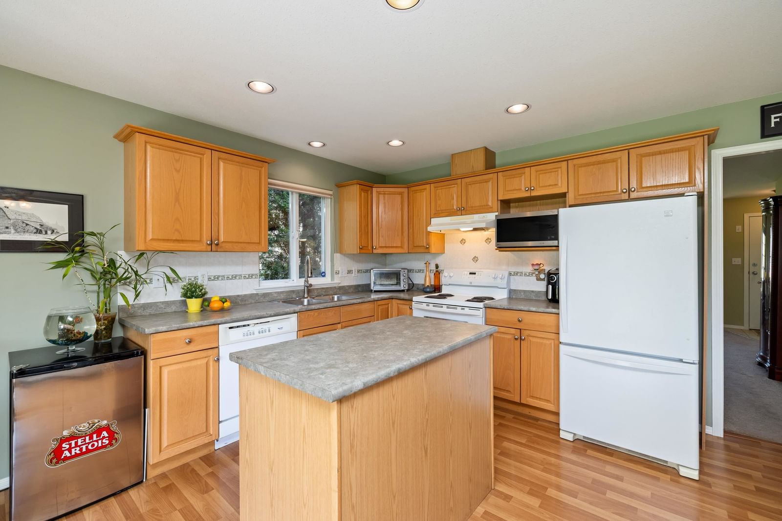 Listing Image 22