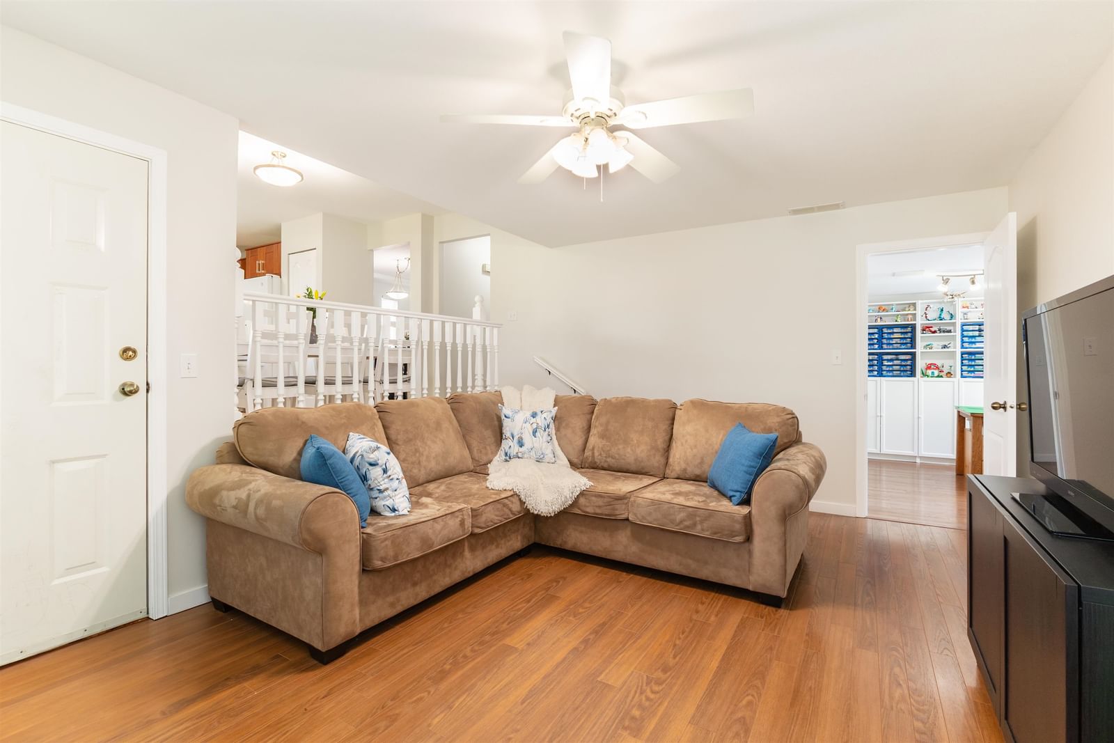 Listing Image 18