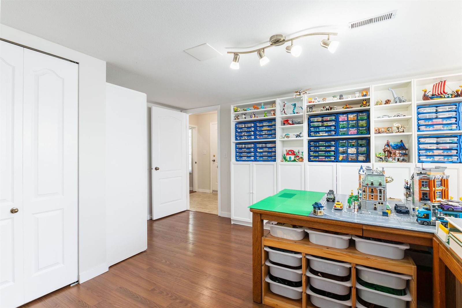 Listing Image 20