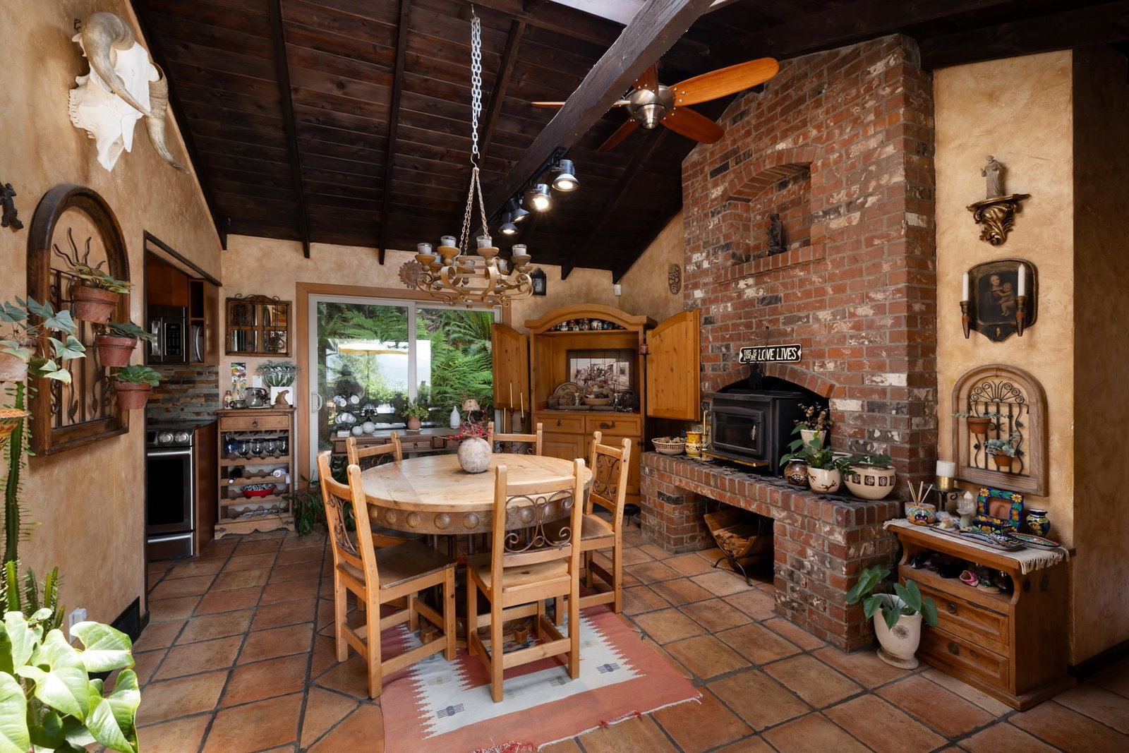 Listing Image 12