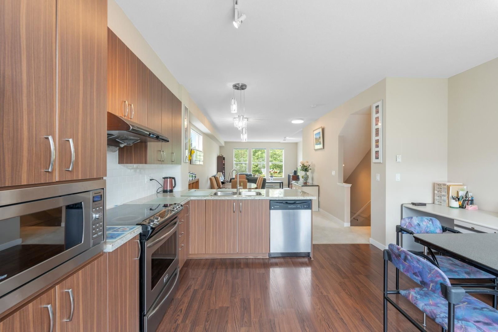 Listing Image 9