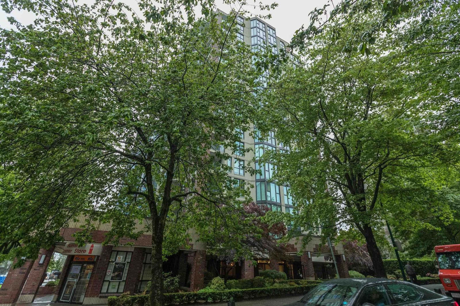 Listing Image 17