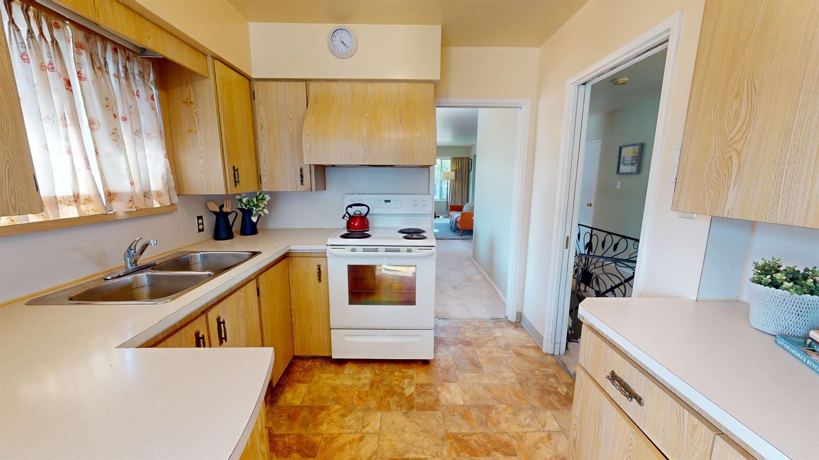 Listing Image 9