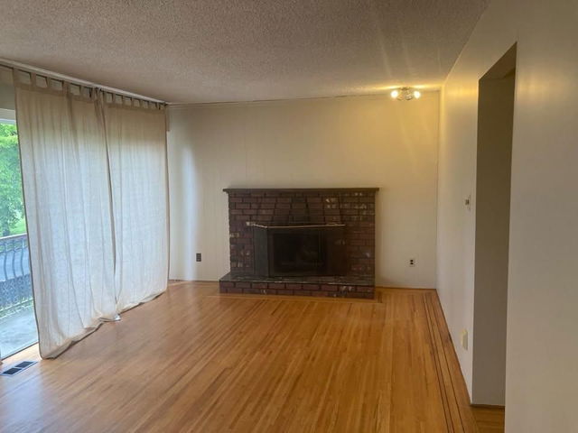 UPPER - 1104 18th Avenue