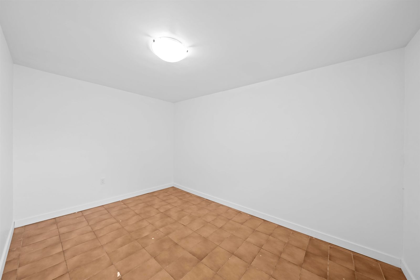 Listing Image 26