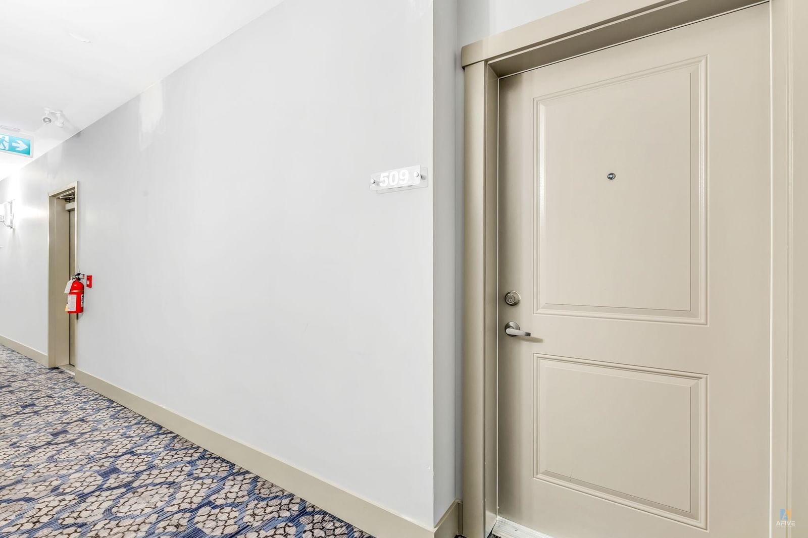 Listing Image 4