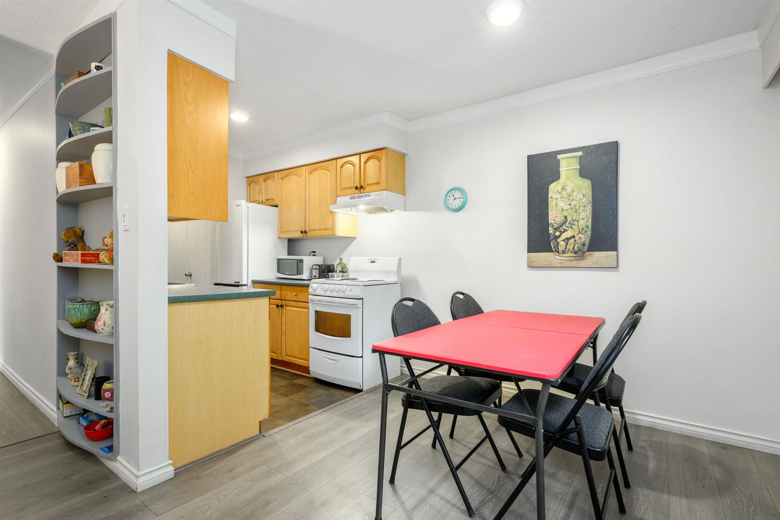 Listing Image 10