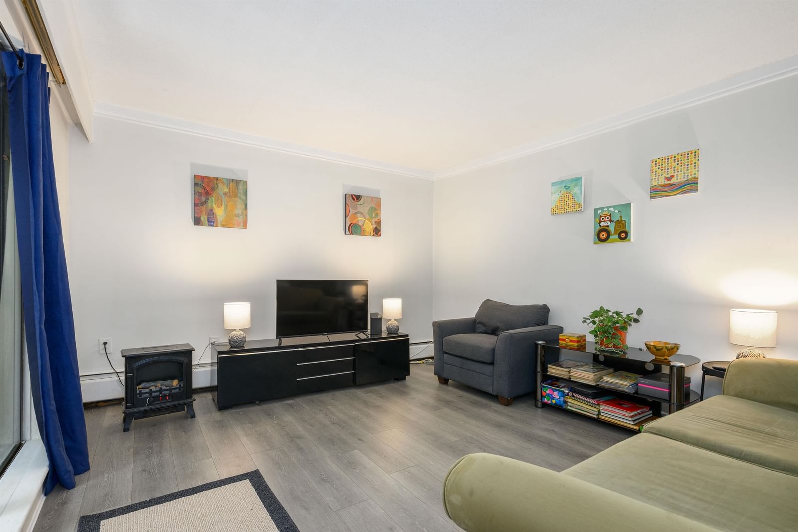 Listing Image 9