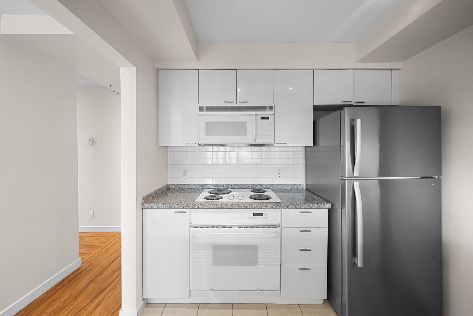 Listing Image 14