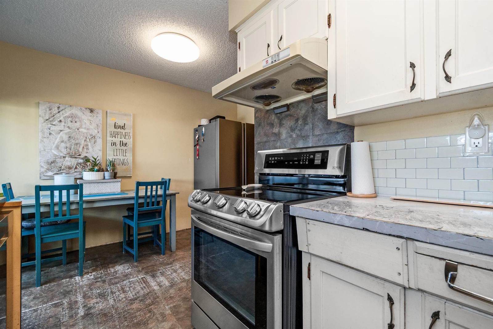 Listing Image 14