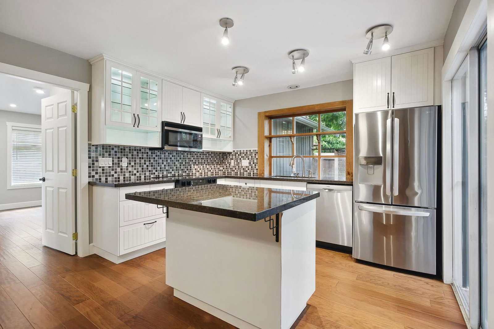 Listing Image 13
