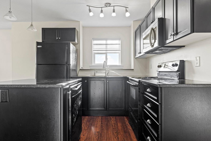 319 - 30525 Cardinal Avenue, Abbotsford, V2T 0A8 | Image 2