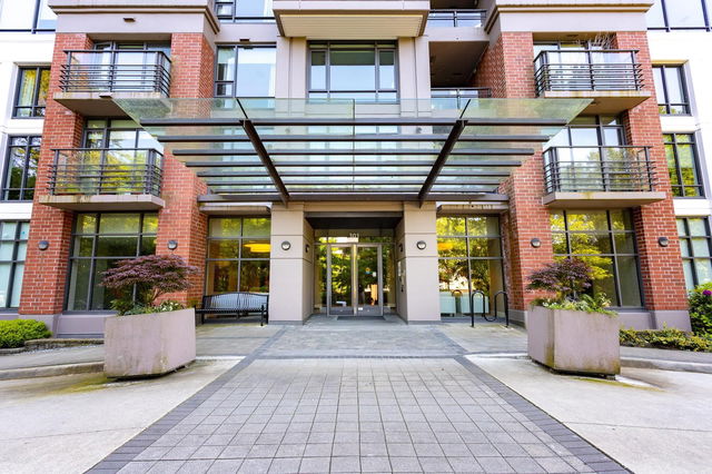 907 - 301 Capilano Road