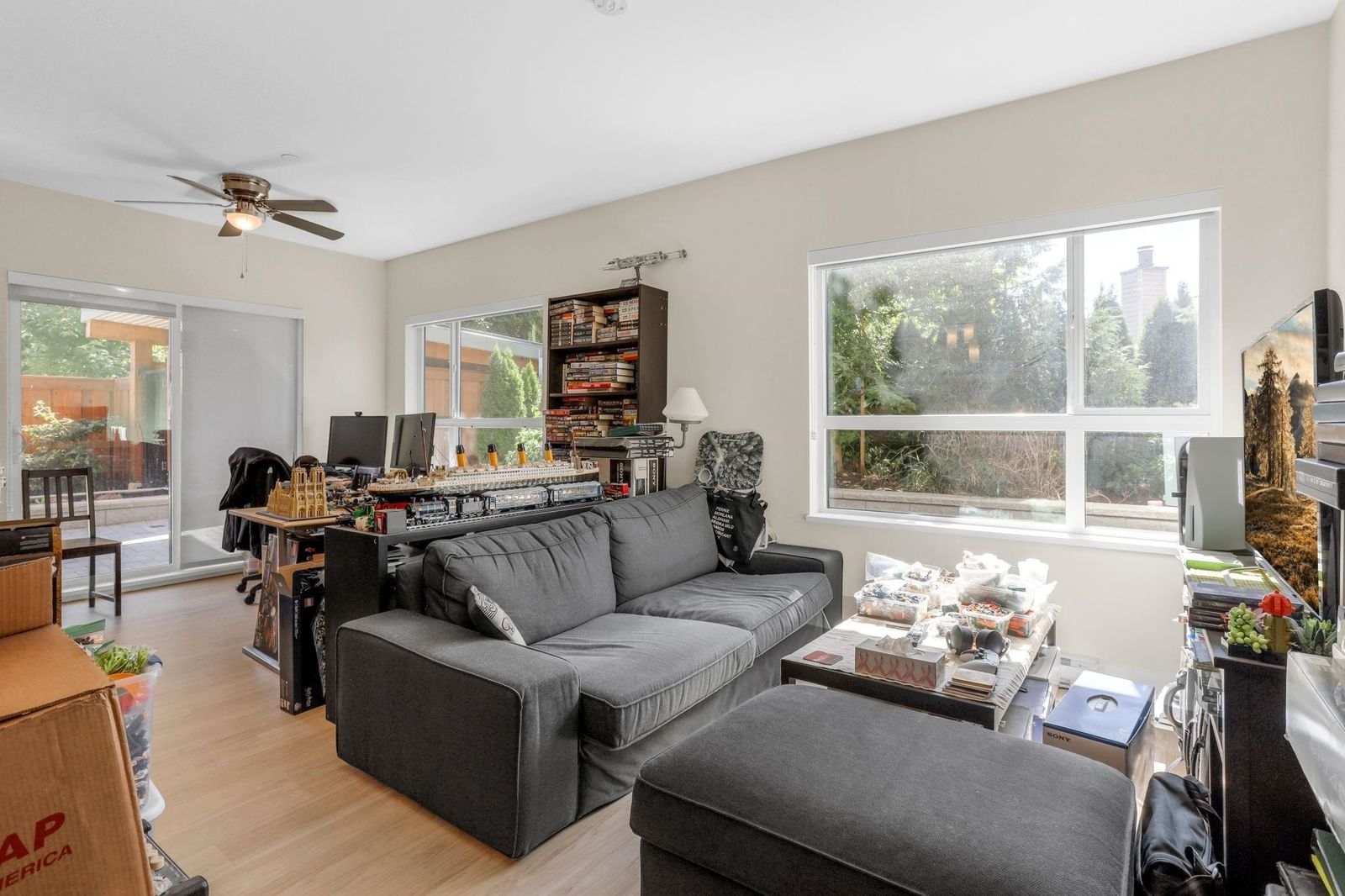 Listing Image 11